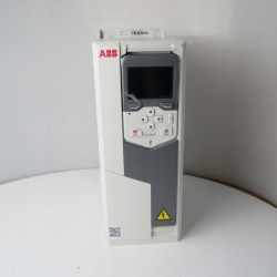 FALOWNIK ABB ACS580-01-01E-04A7 +J400 + N2903 4kW Maksymalna moc 4 kW